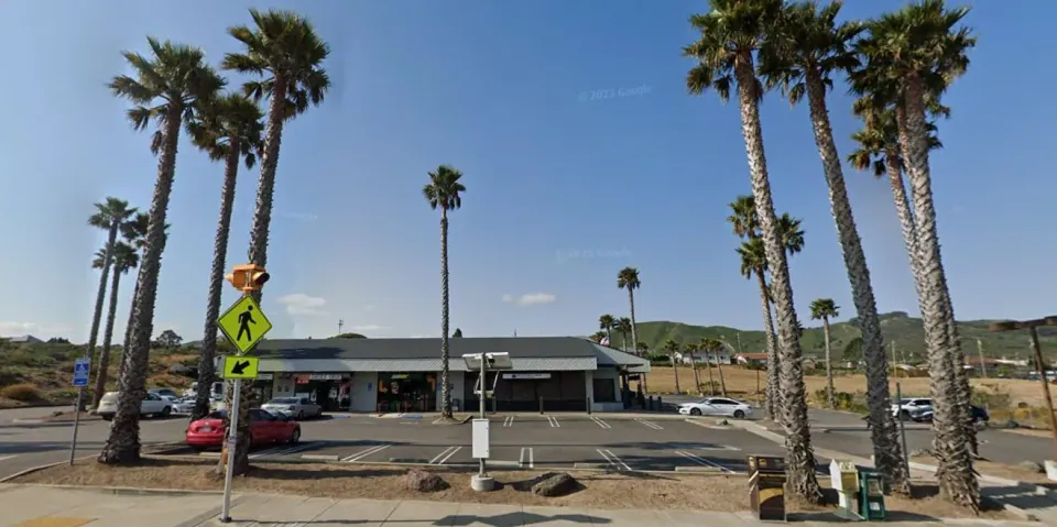 Los Osos Village Square with palm trees